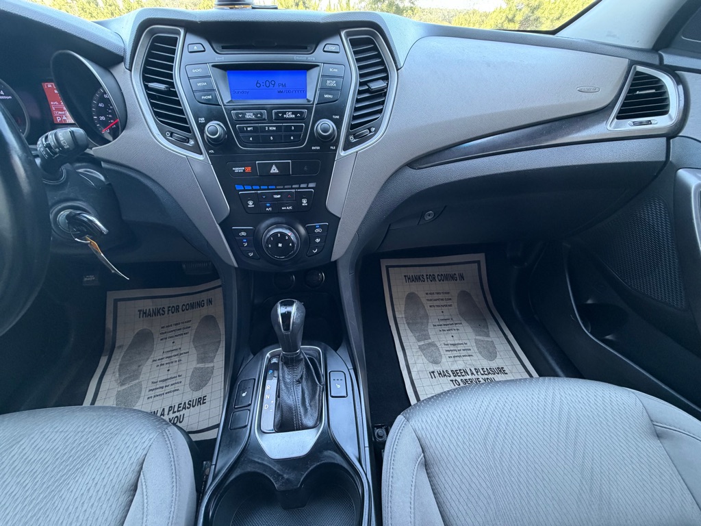 Photo 14 of this HYUNDAI SANTA FE SPORT