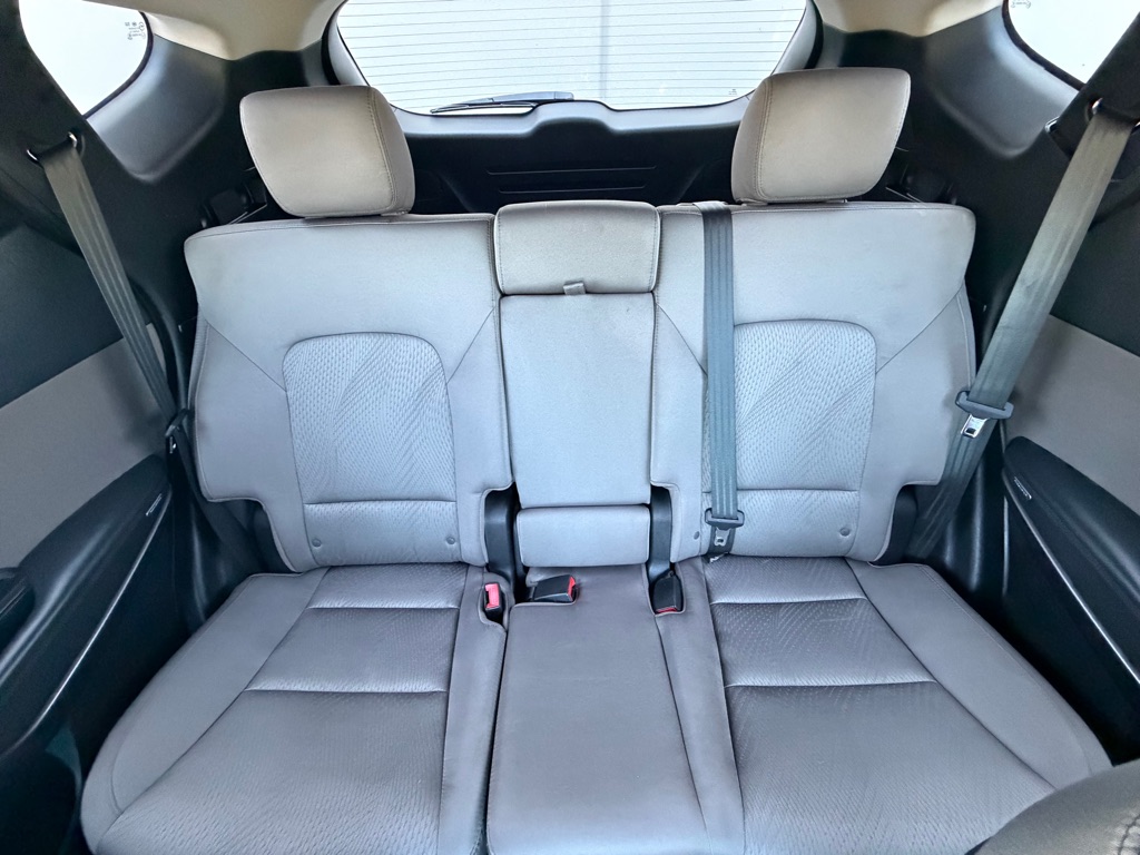 Photo 20 of this HYUNDAI SANTA FE SPORT