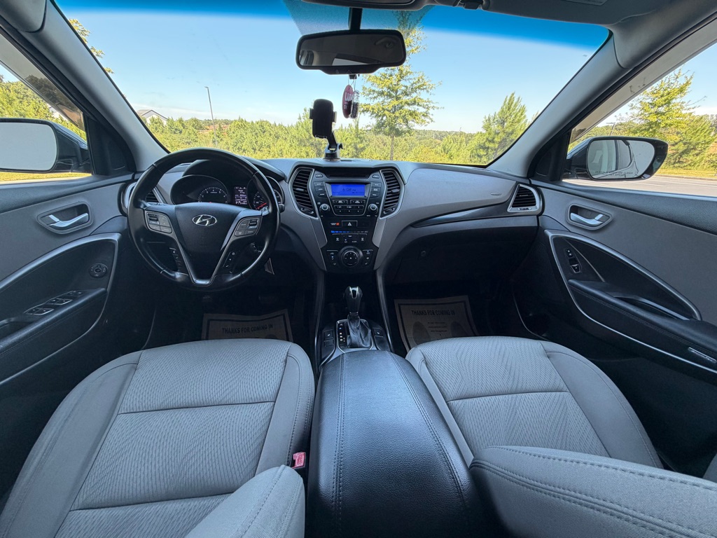 Photo 15 of this HYUNDAI SANTA FE SPORT