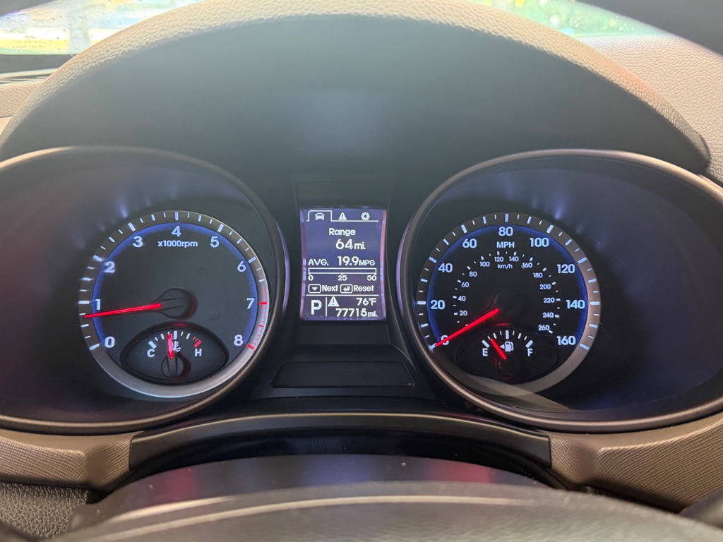 Photo 13 of this HYUNDAI SANTA FE SPORT