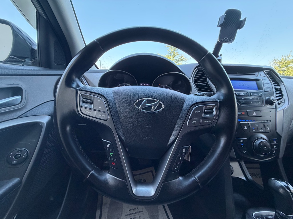 Photo 12 of this HYUNDAI SANTA FE SPORT