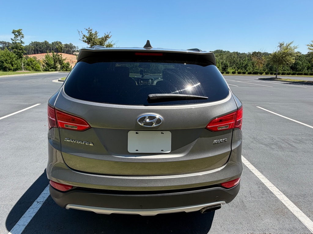 Photo 5 of this HYUNDAI SANTA FE SPORT