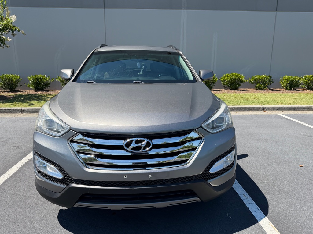 Photo 2 of this HYUNDAI SANTA FE SPORT