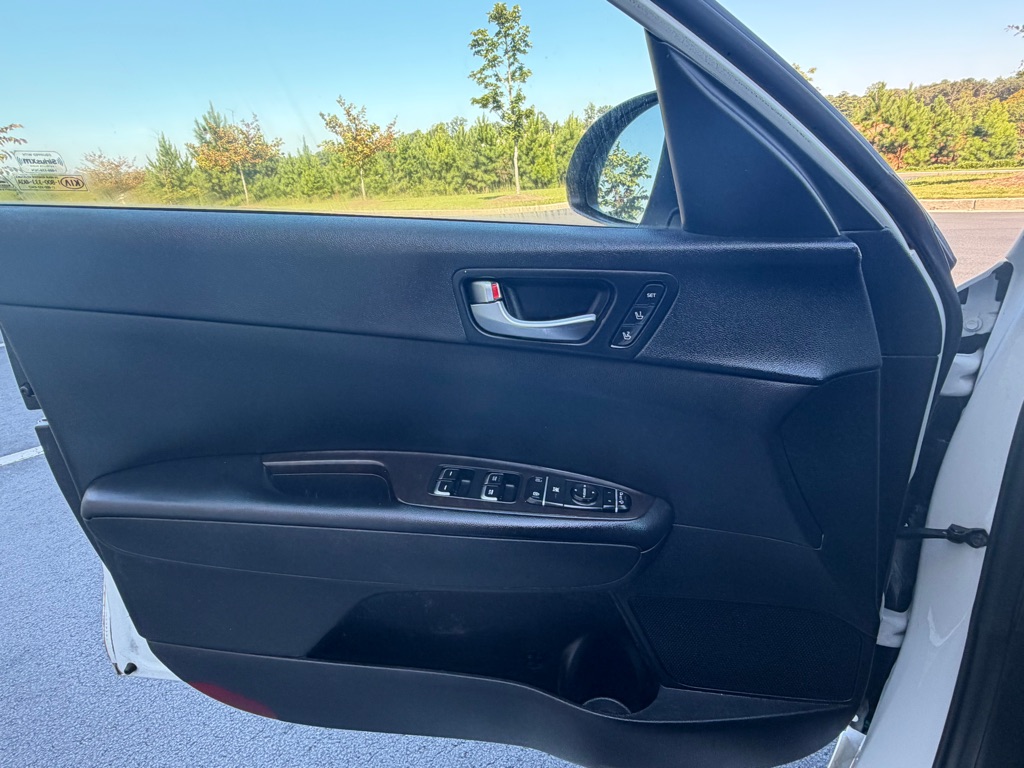 Photo 10 of this KIA OPTIMA