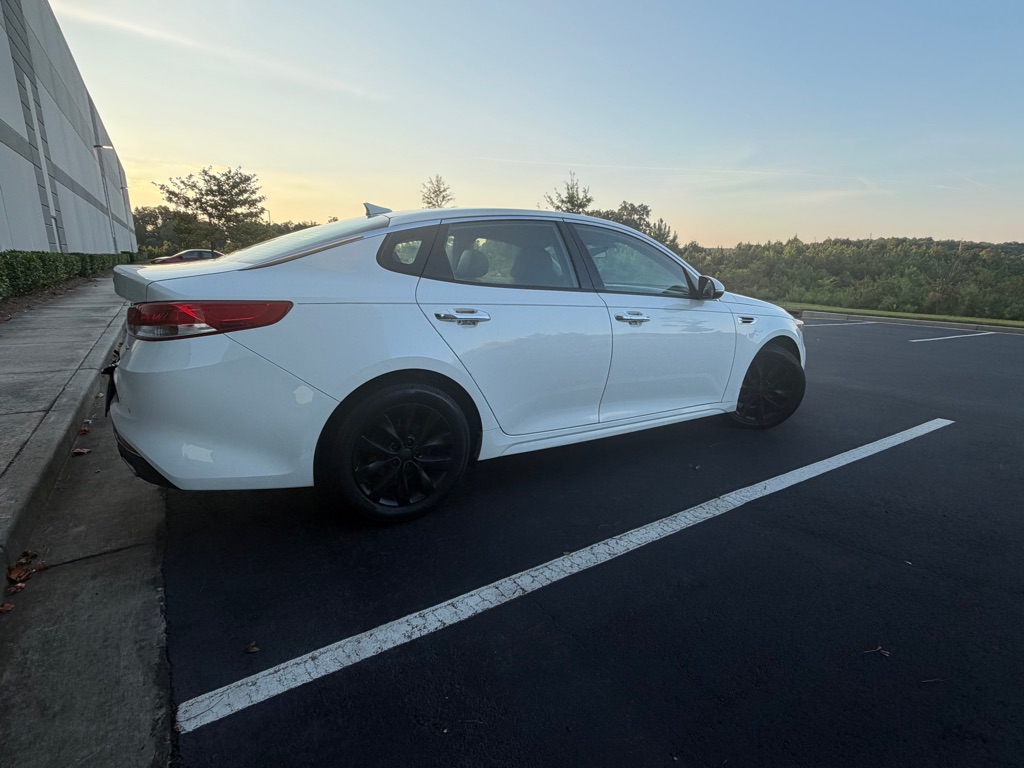 Photo 8 of this KIA OPTIMA