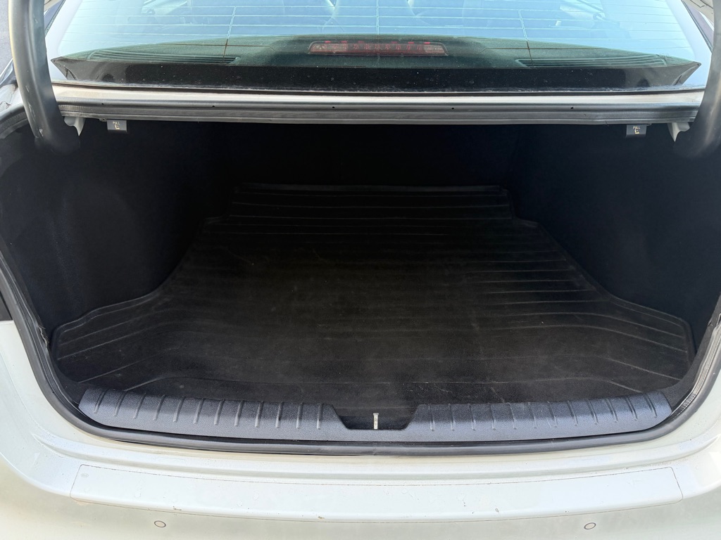 Photo 9 of this KIA OPTIMA