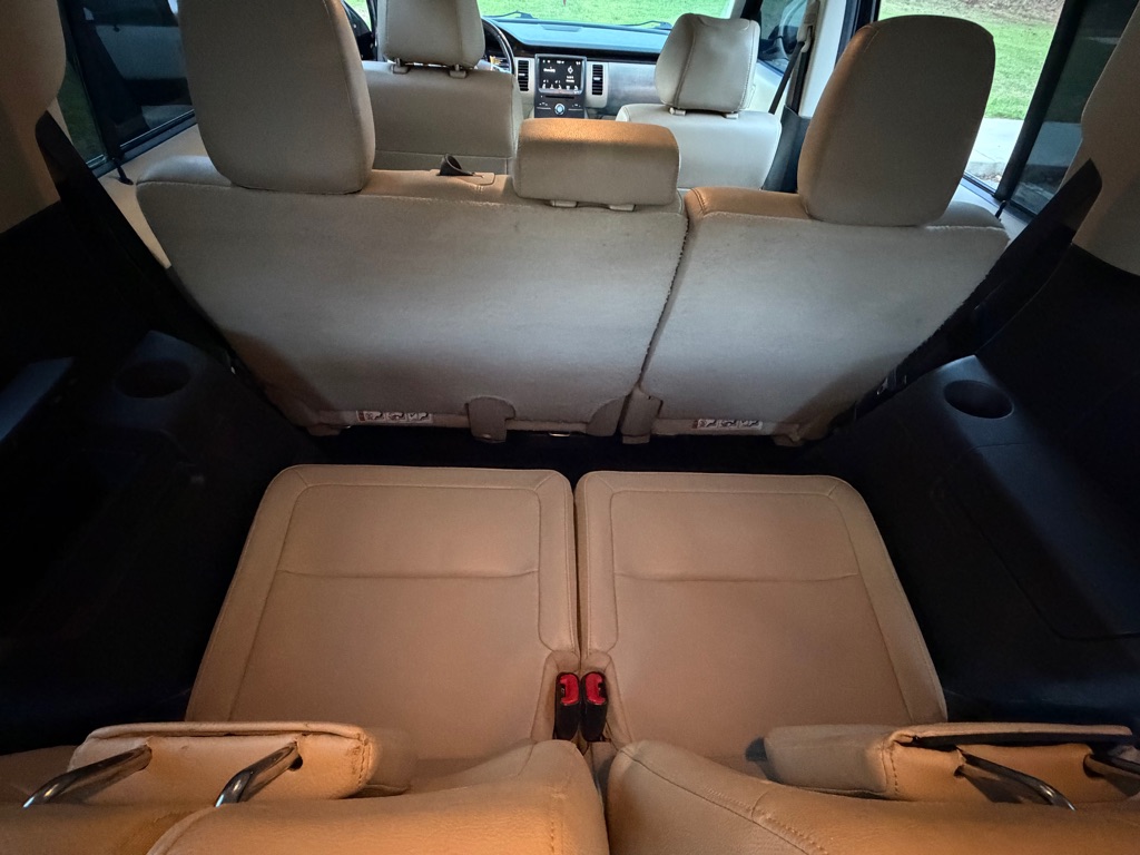 Photo 19 of this FORD FLEX