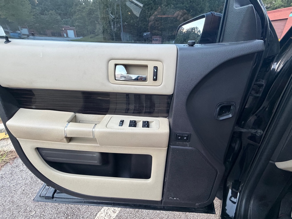 Photo 9 of this FORD FLEX