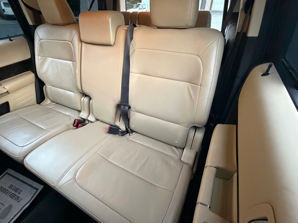 Photo 15 of this FORD FLEX