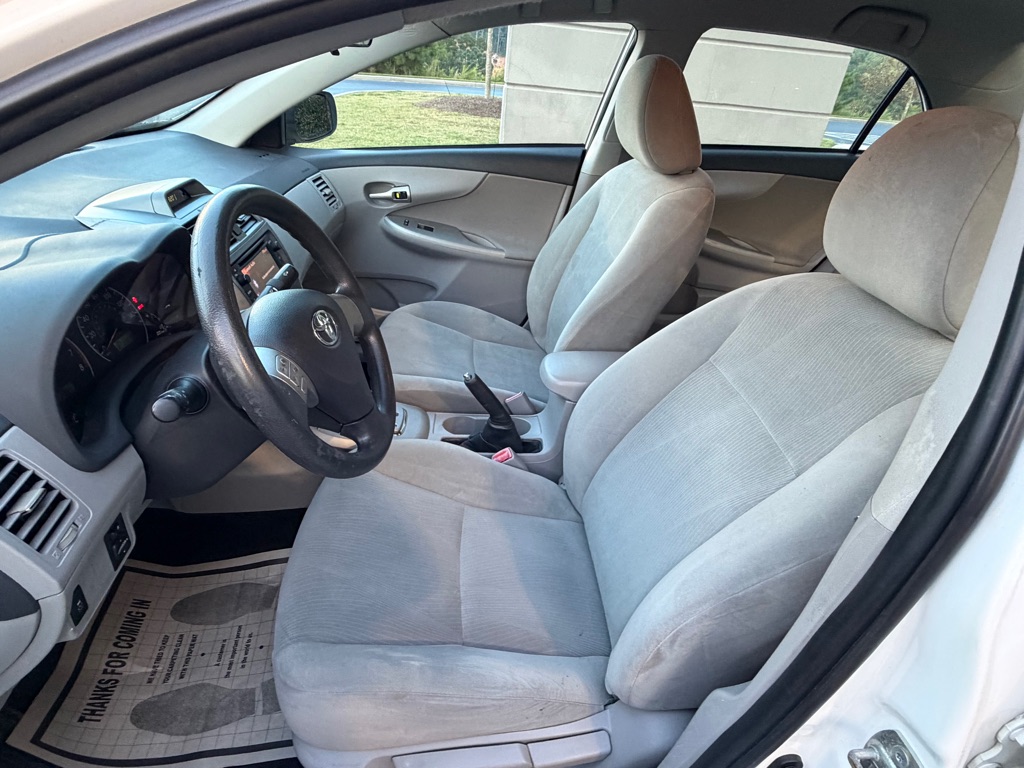Photo 10 of this TOYOTA COROLLA