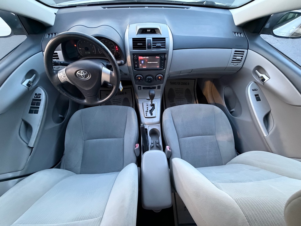 Photo 15 of this TOYOTA COROLLA