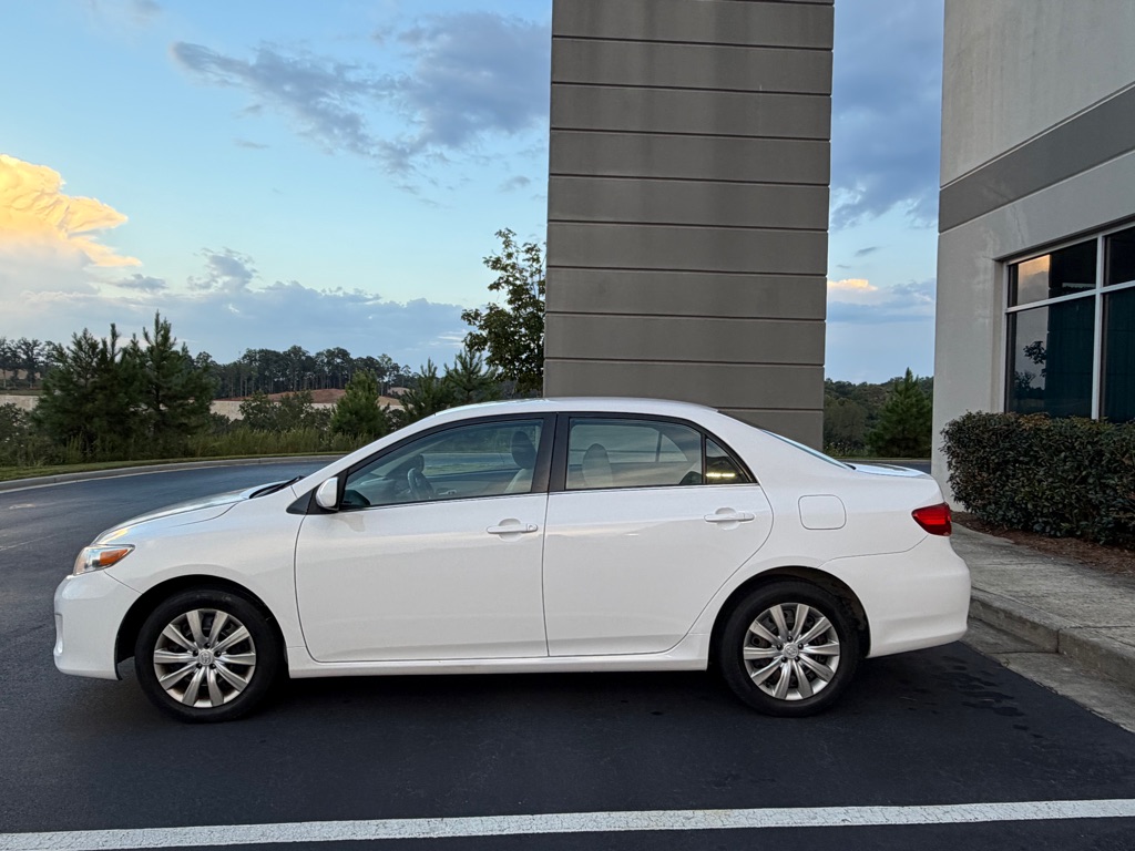 Photo 8 of this TOYOTA COROLLA