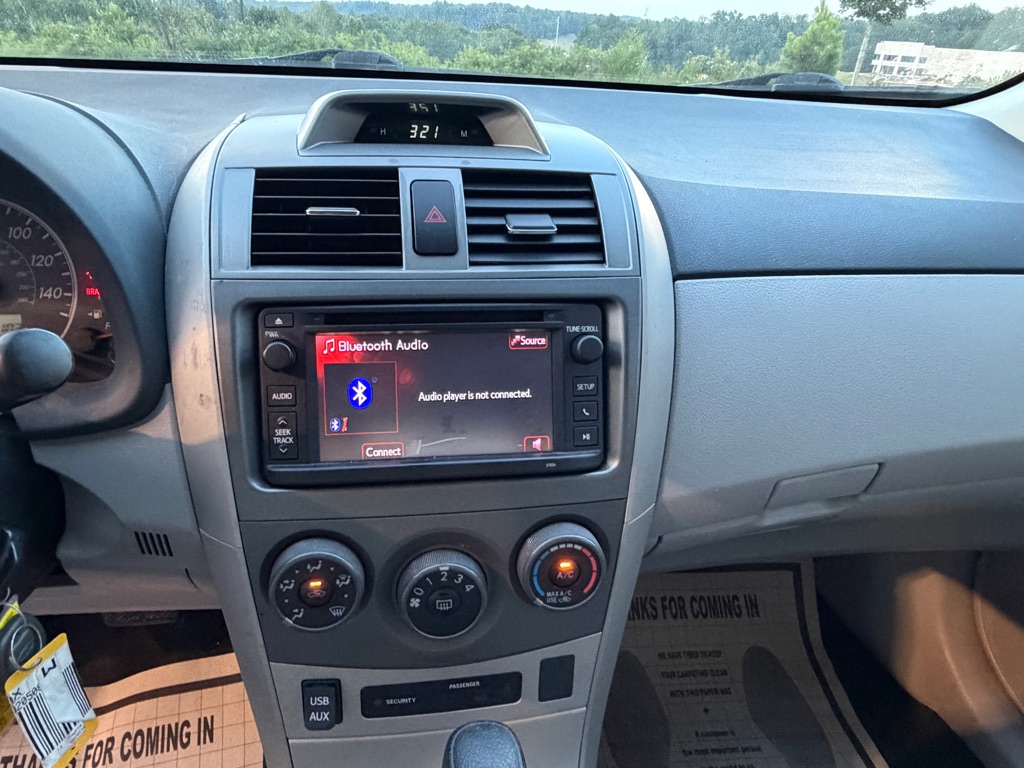 Photo 13 of this TOYOTA COROLLA