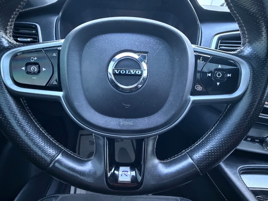 Photo 38 of this VOLVO XC90