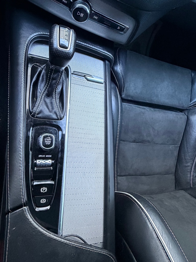 Photo 14 of this VOLVO XC90