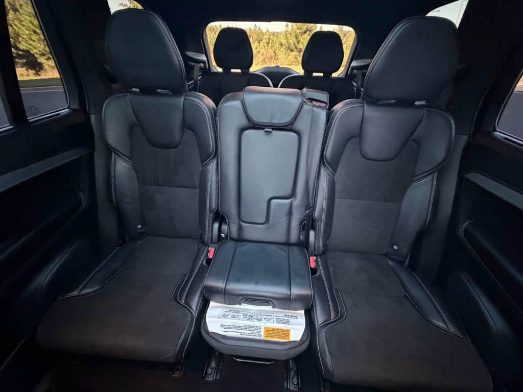 Photo 21 of this VOLVO XC90
