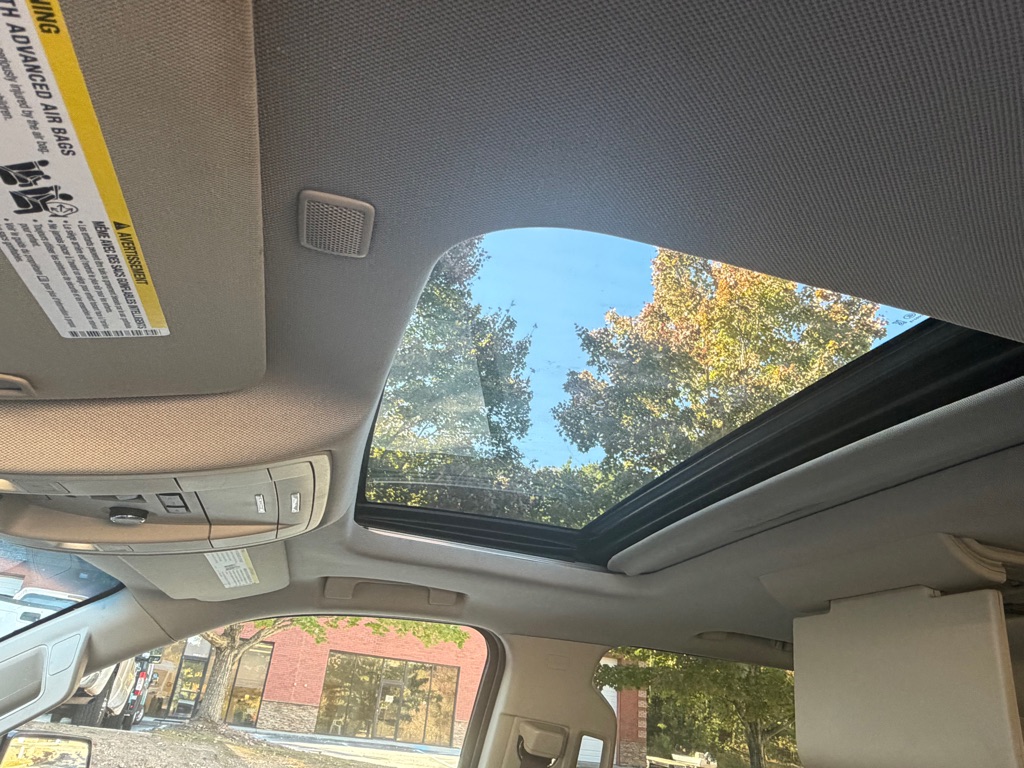 Photo 14 of this GMC YUKON