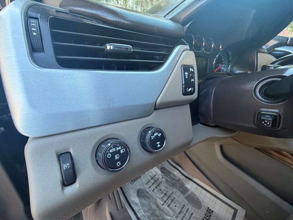 Photo 28 of this GMC YUKON