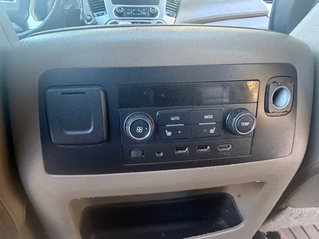 Photo 35 of this GMC YUKON