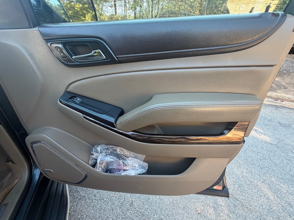 Photo 11 of this GMC YUKON
