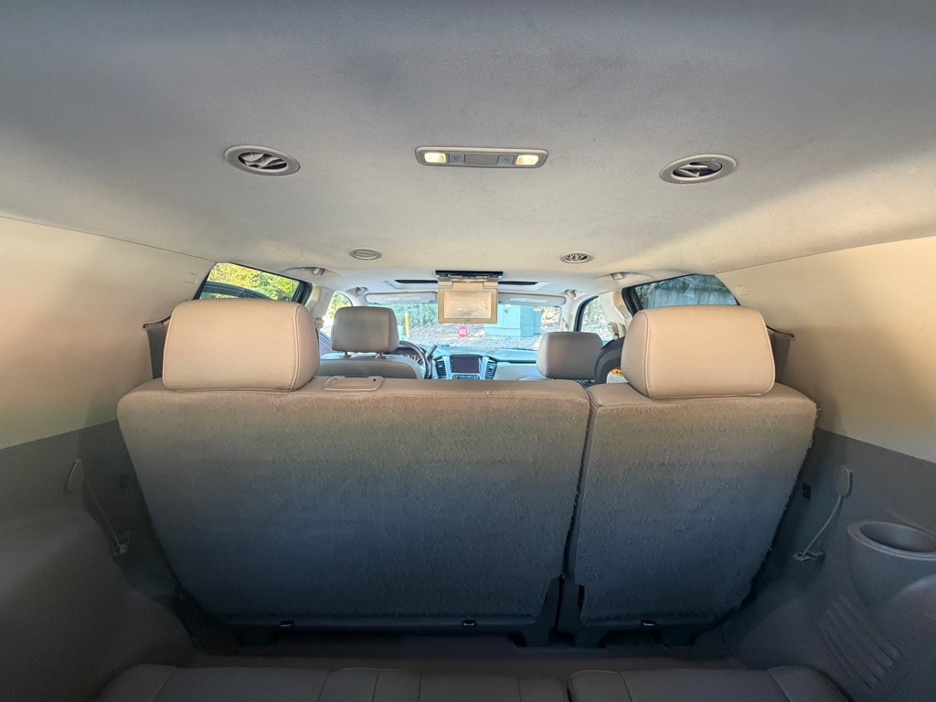 Photo 41 of this GMC YUKON
