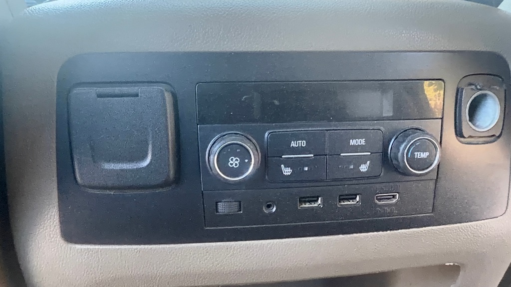 Photo 36 of this GMC YUKON