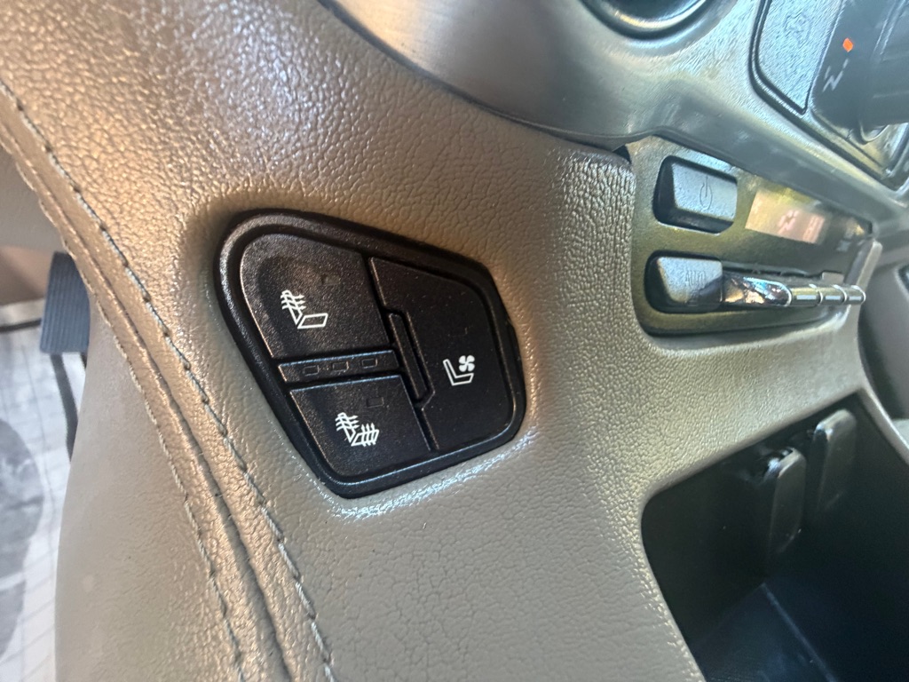 Photo 20 of this GMC YUKON
