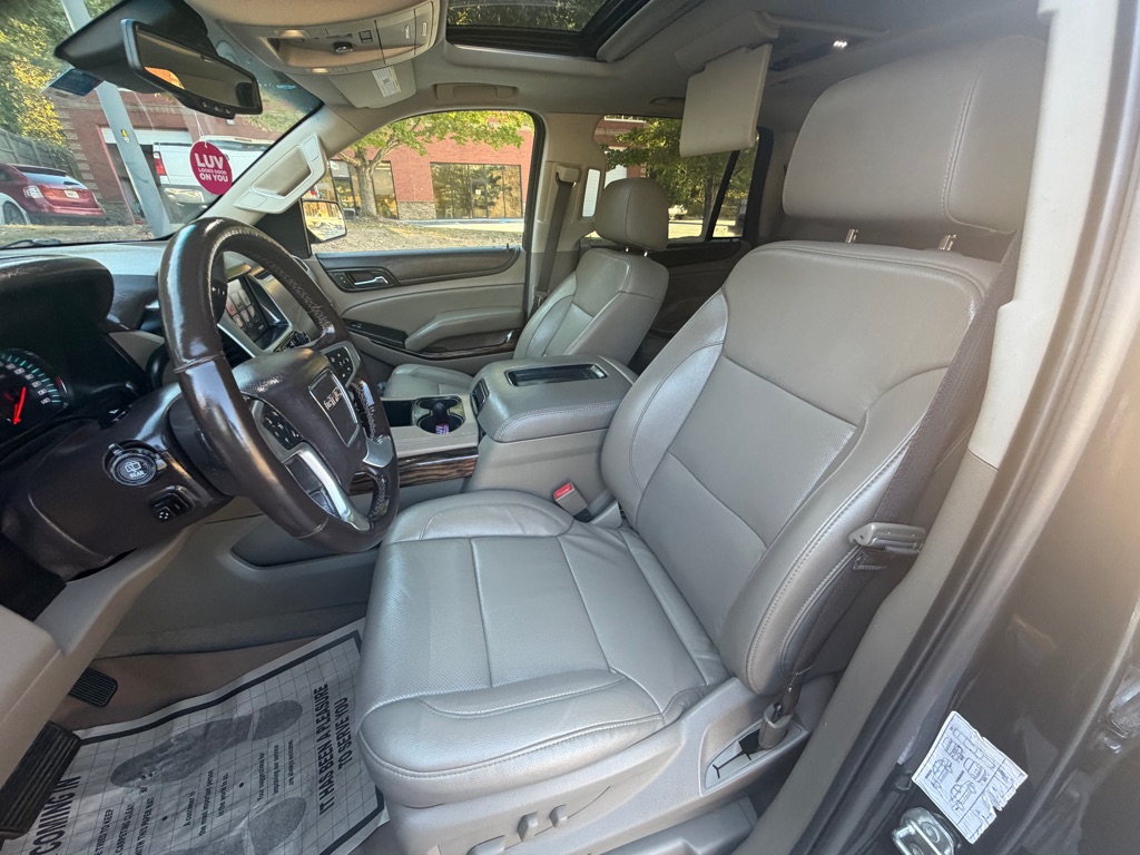 Photo 13 of this GMC YUKON