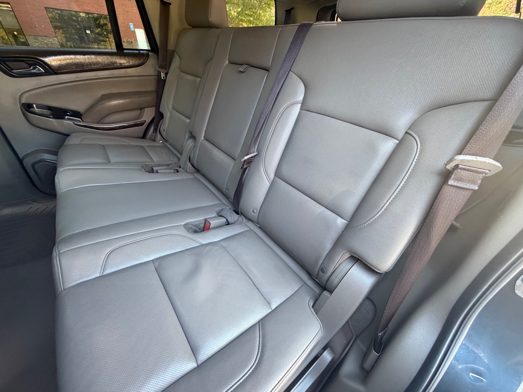 Photo 39 of this GMC YUKON