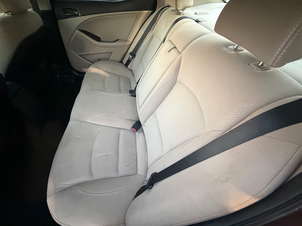 Photo 17 of this KIA OPTIMA