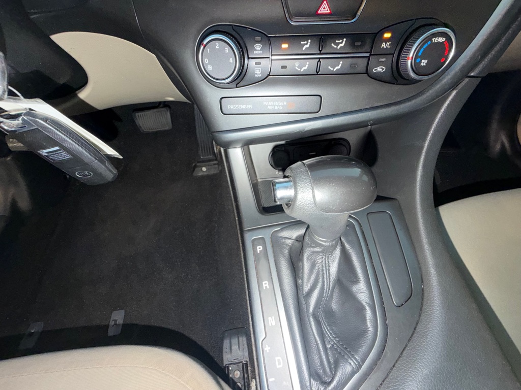 Photo 13 of this KIA OPTIMA
