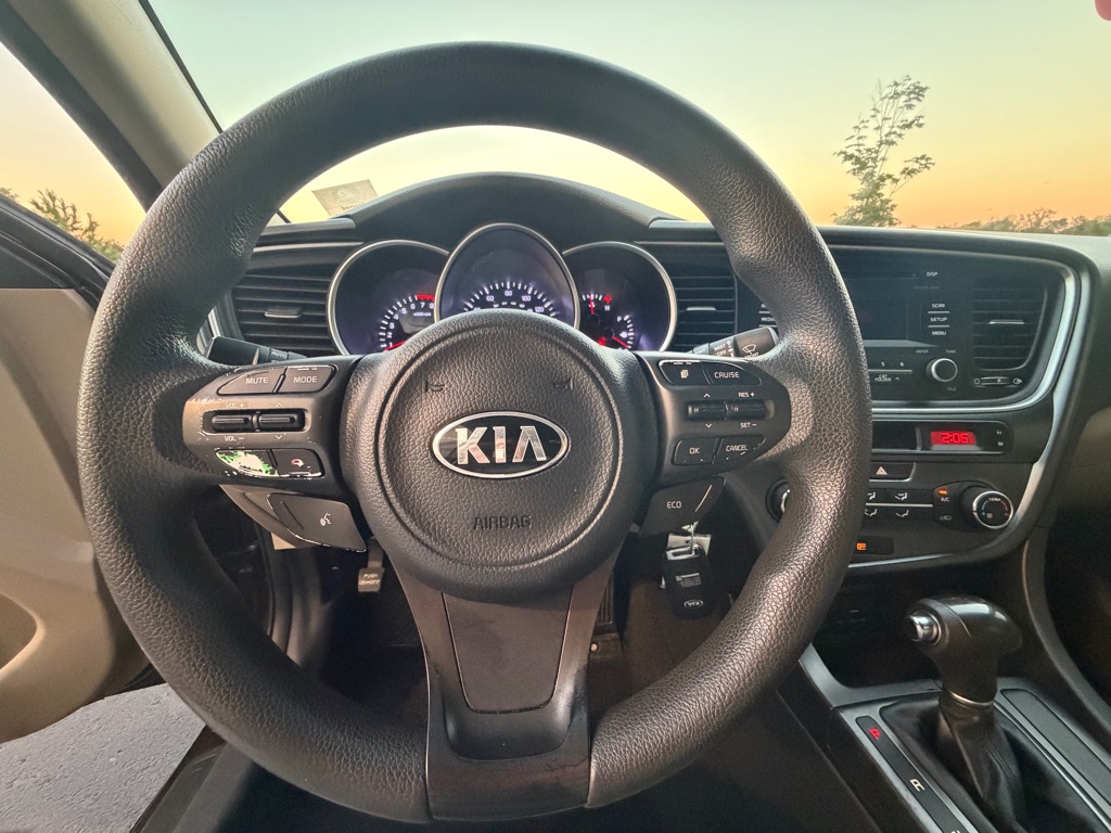 Photo 15 of this KIA OPTIMA