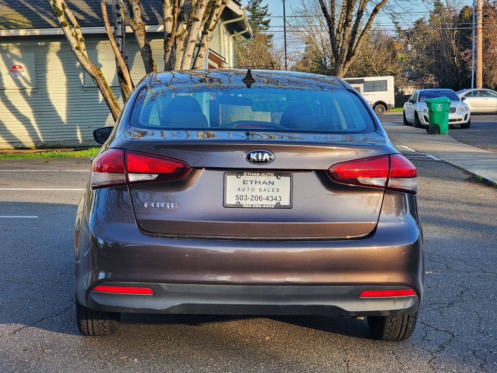 Photo 5 of this KIA FORTE