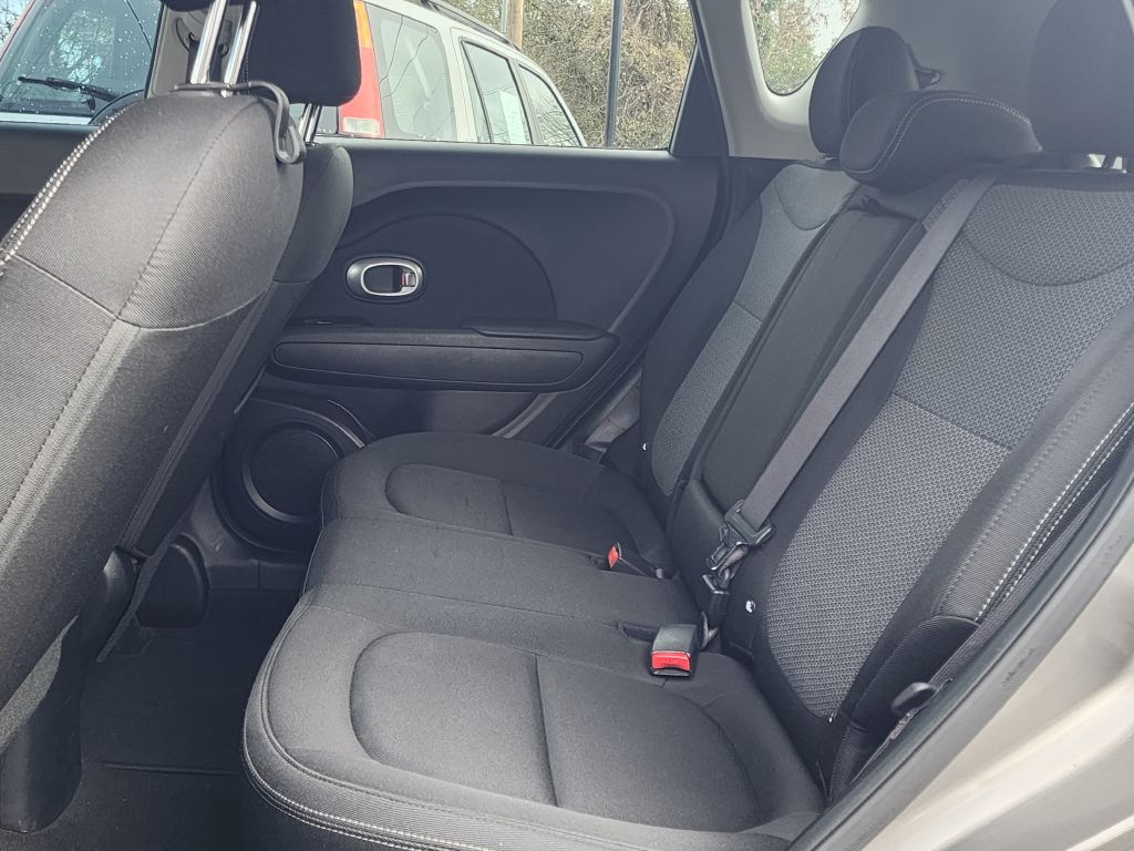 Photo 11 of this KIA SOUL