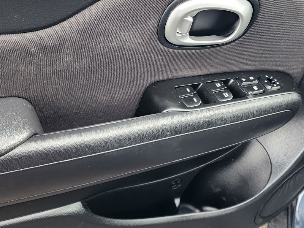 Photo 10 of this KIA SOUL