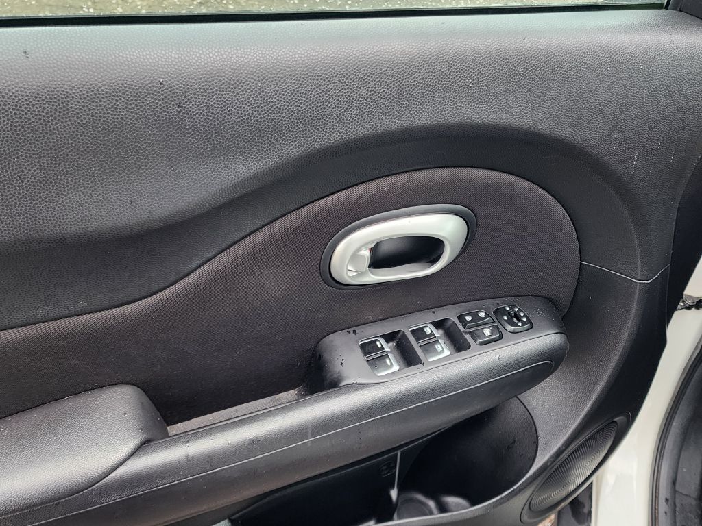 Photo 10 of this KIA SOUL