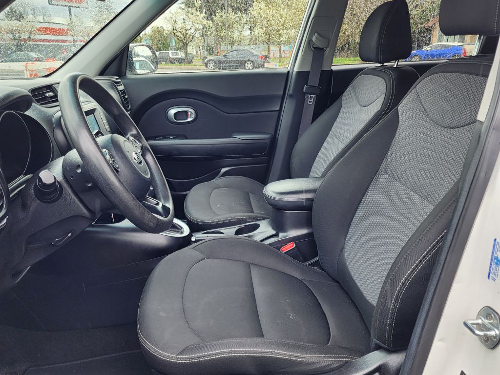 Photo 11 of this KIA SOUL