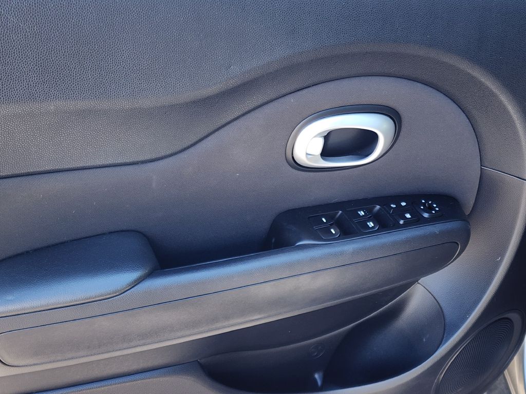 Photo 10 of this KIA SOUL