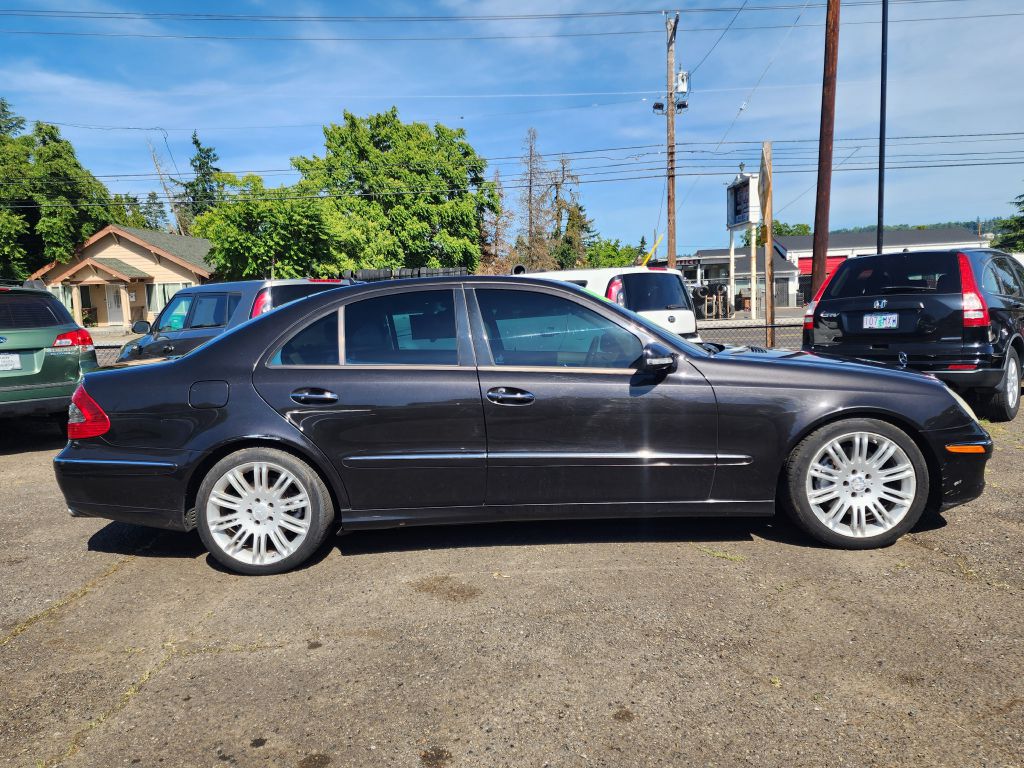 Photo 7 of this MERCEDES-BENZ E-CLASS