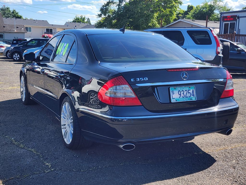 Photo 6 of this MERCEDES-BENZ E-CLASS