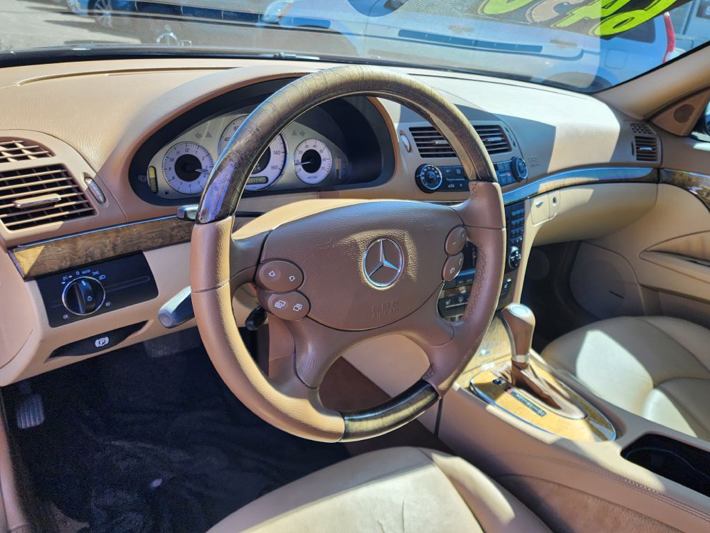 Photo 9 of this MERCEDES-BENZ E-CLASS
