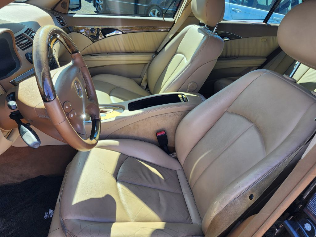 Photo 11 of this MERCEDES-BENZ E-CLASS