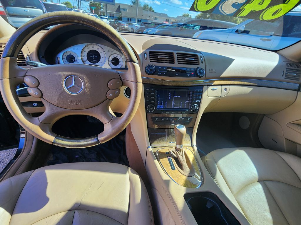 Photo 14 of this MERCEDES-BENZ E-CLASS