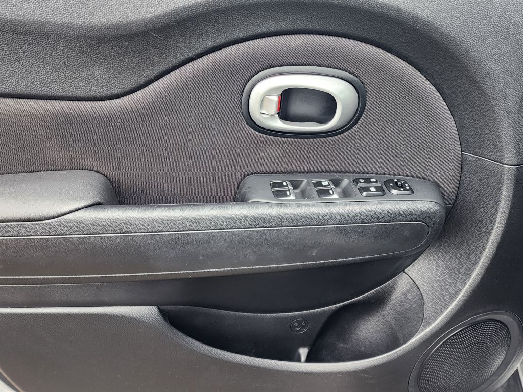 Photo 10 of this KIA SOUL