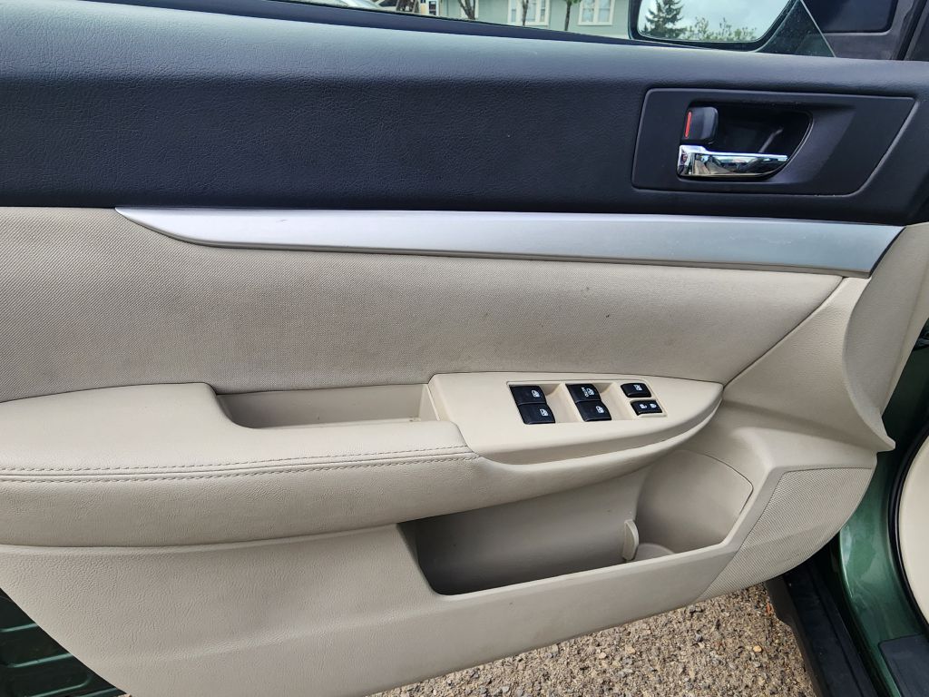 Photo 11 of this SUBARU OUTBACK