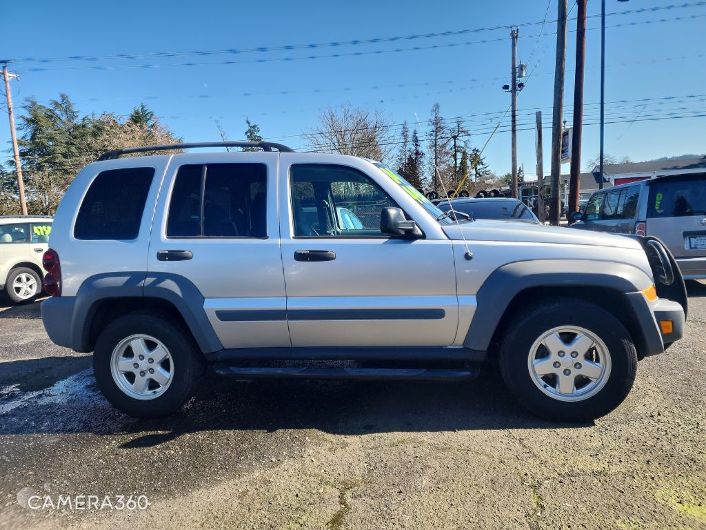 Photo 7 of this JEEP LIBERTY