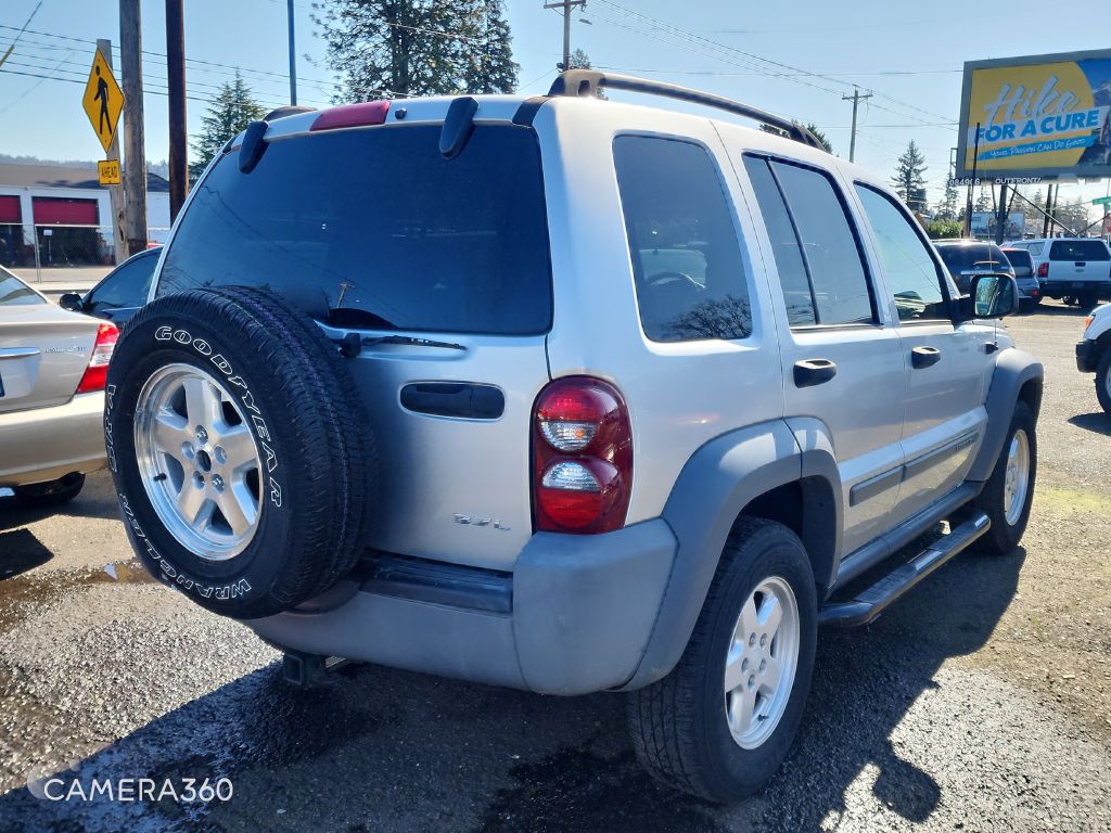 Photo 4 of this JEEP LIBERTY