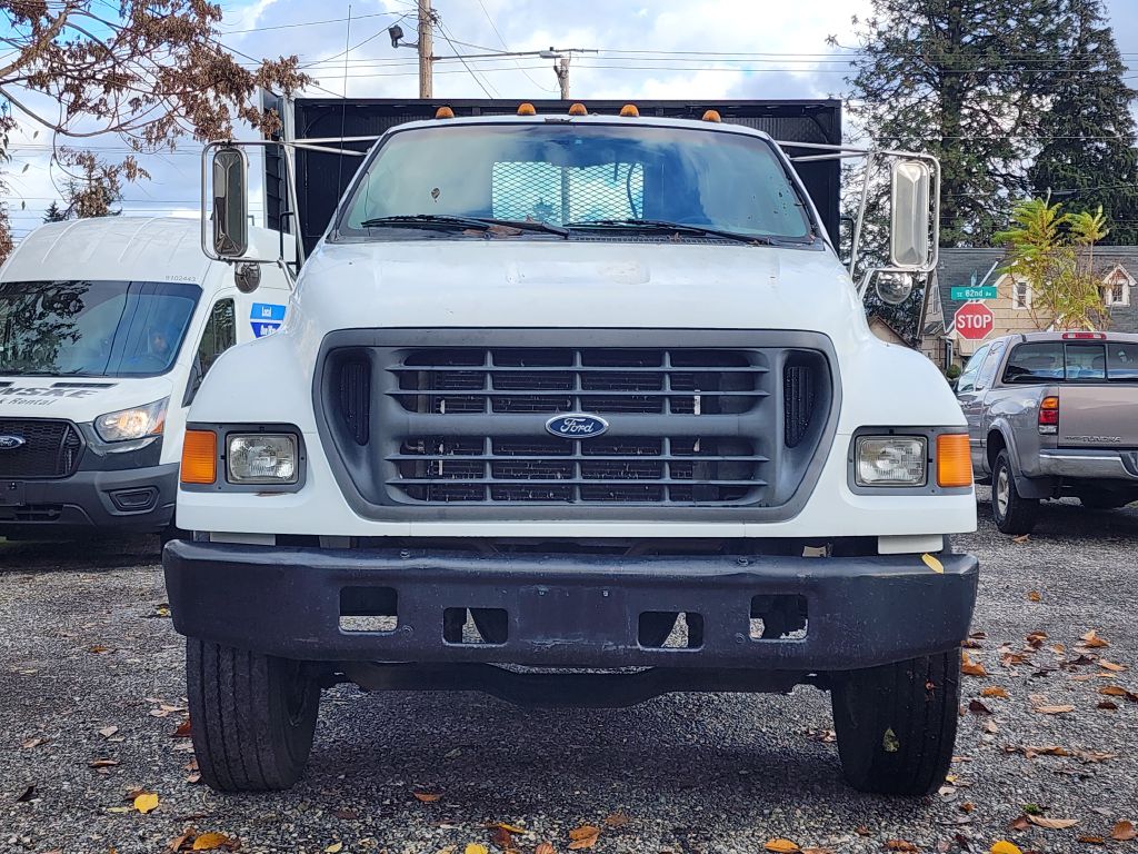 Photo 2 of this FORD F650