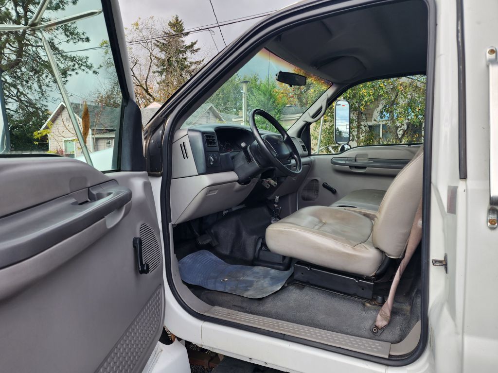 Photo 10 of this FORD F650