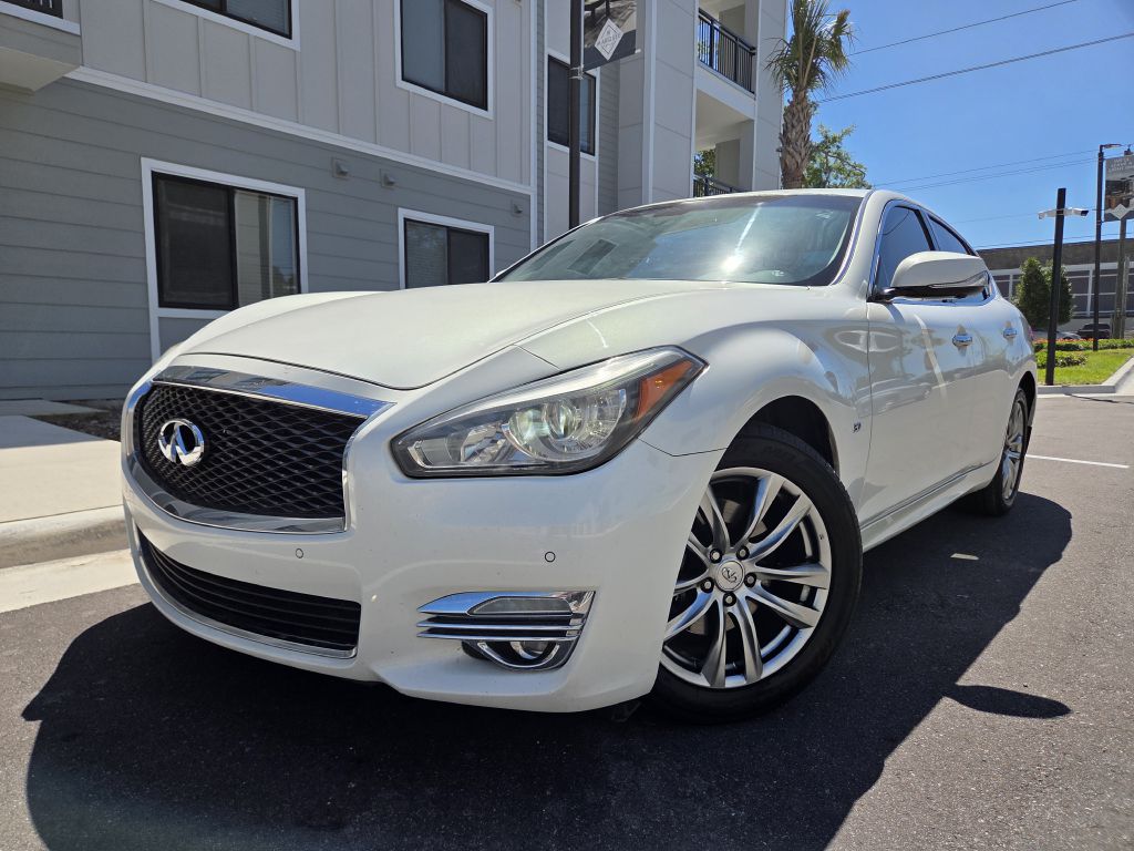 2015 INFINITI Q70 3.7
